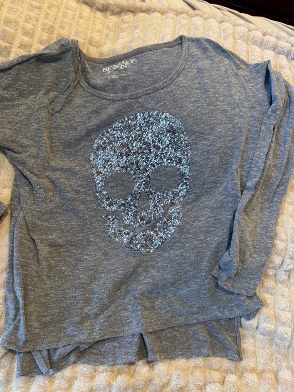Skull gray long sleeve women’s top glitter